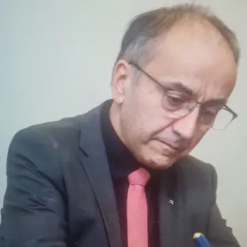 El Pastor Louder Garabedian firma la declaración