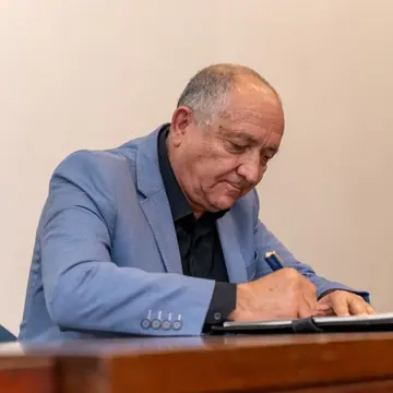 El Pastor Marquez firma la declaración